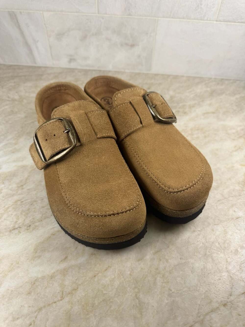 NWOT White Mountain Bueno Suede Buckle Clogs Tan Slip On Mules Womens Size 7M - Picture 4 of 11